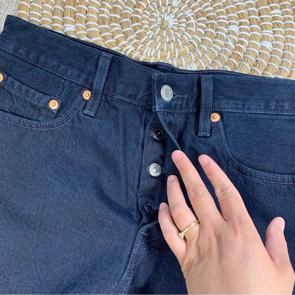 Levi’s 501 Women’s Shorts Denim Jeans Button Fly Mid Rise in Dark Navy Size 27 - Picture 8 of 14